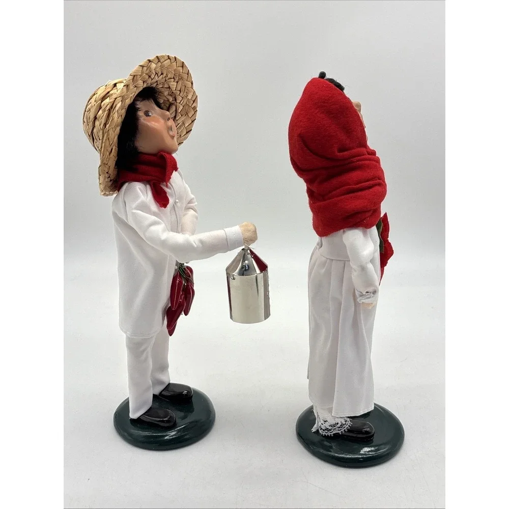Retired Byers Choice Carolers Children of the World Mexico Boy & Girl 1997